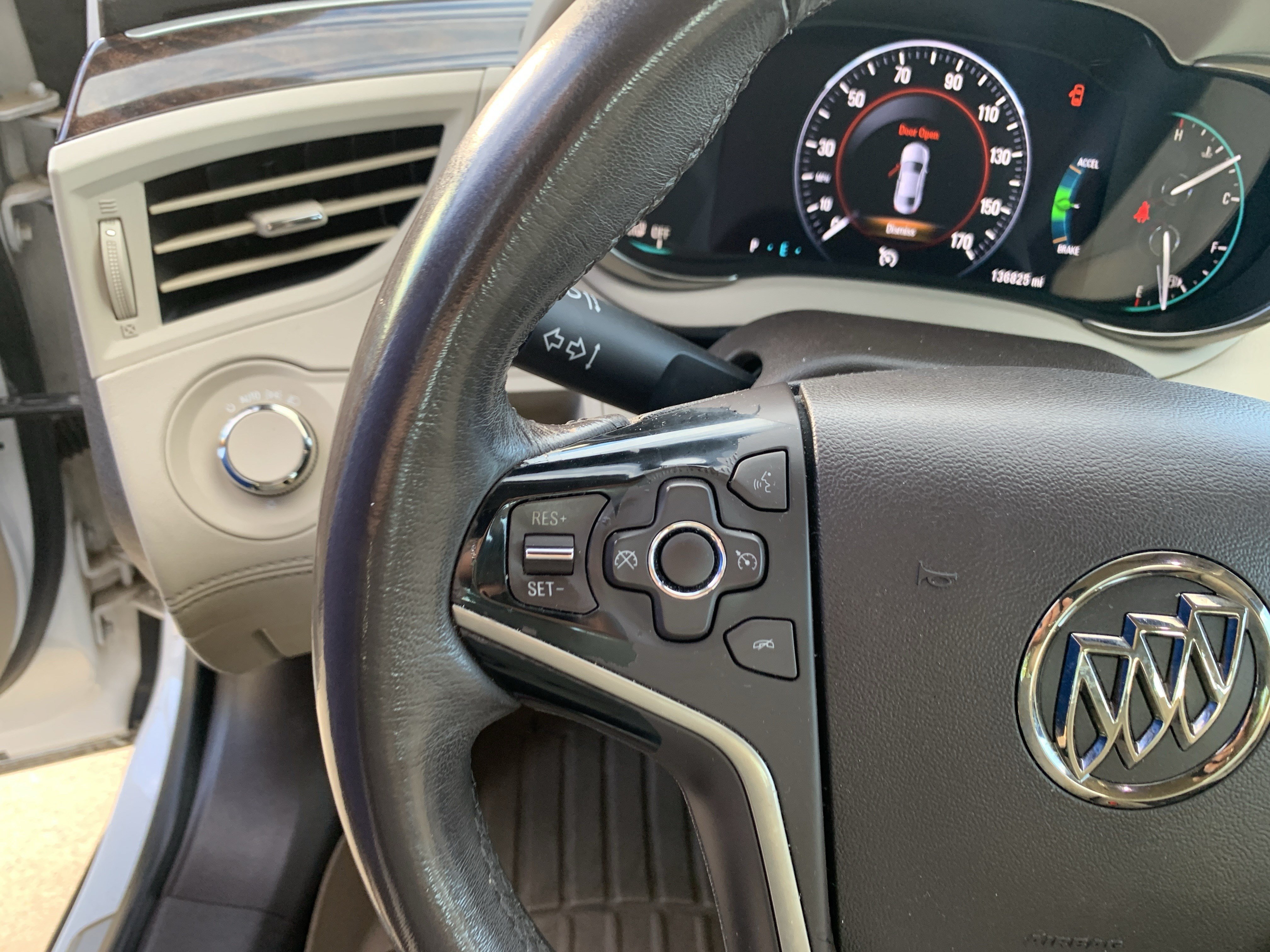 Used 2014 Buick LaCrosse FWD image 19