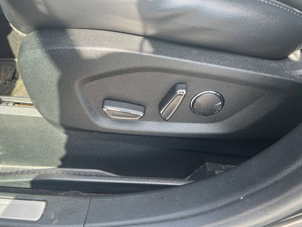 Used 2019 Ford Edge Titanium AWD/4WD image 10