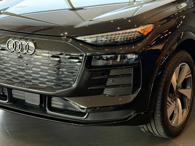 Used 2025 Audi Q6 e-tron Premium Plus AWD/4WD image 2