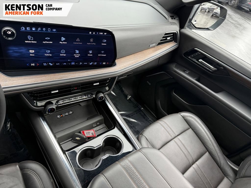 Used 2025 Chevrolet Suburban High Country image 25