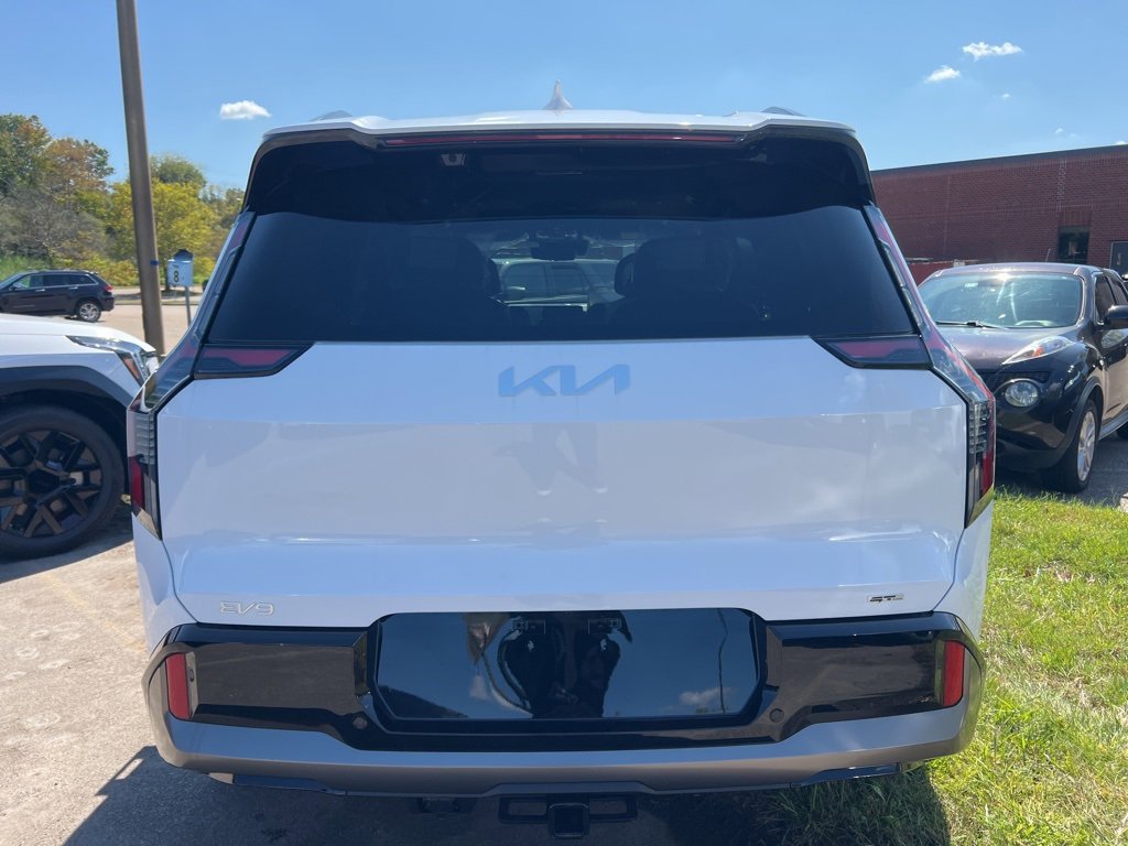 New 2026 Kia EV9 GT-Line image 3