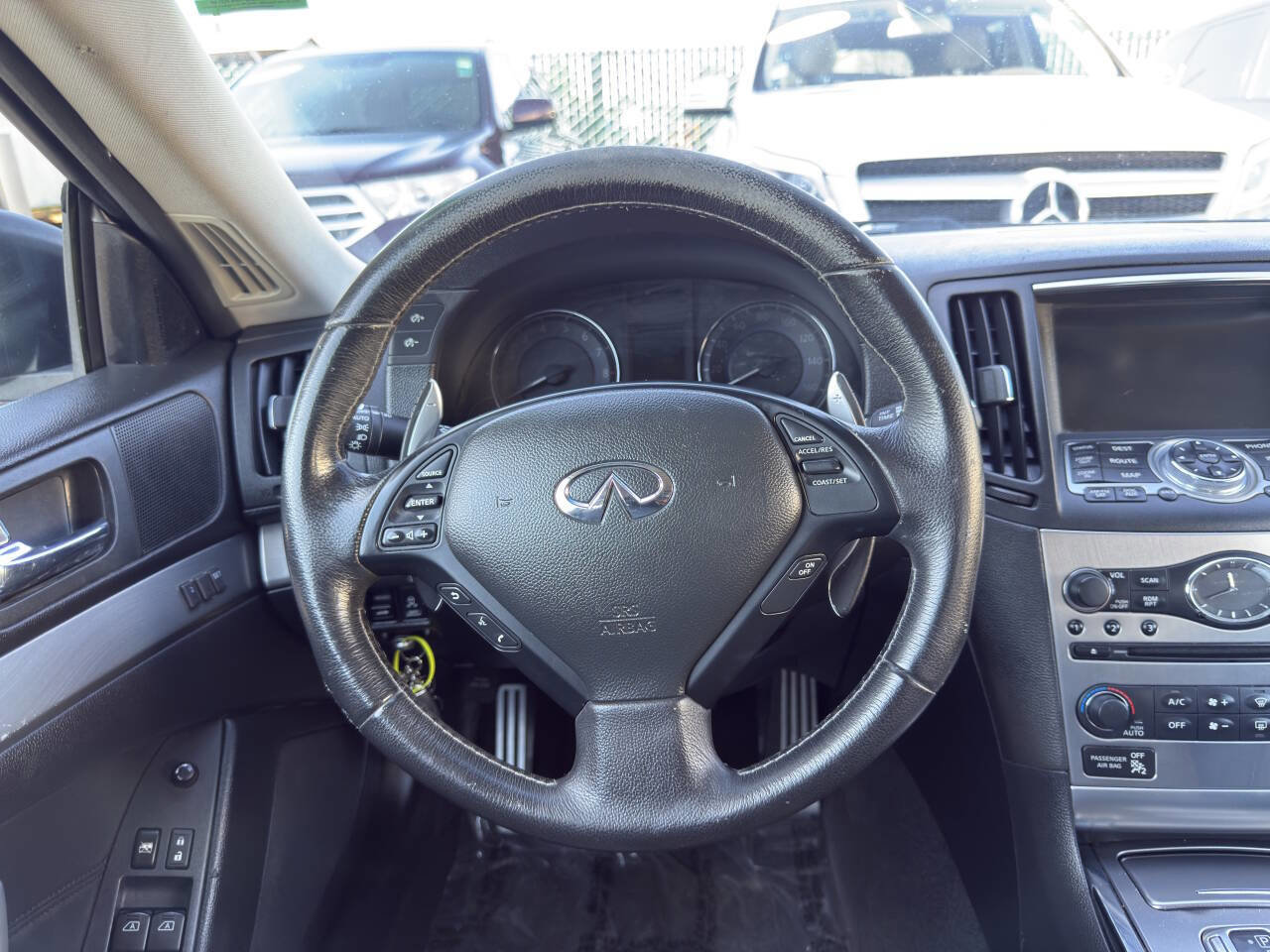 Used 2012 INFINITI G37 Journey w/ Premium Pkg image 16
