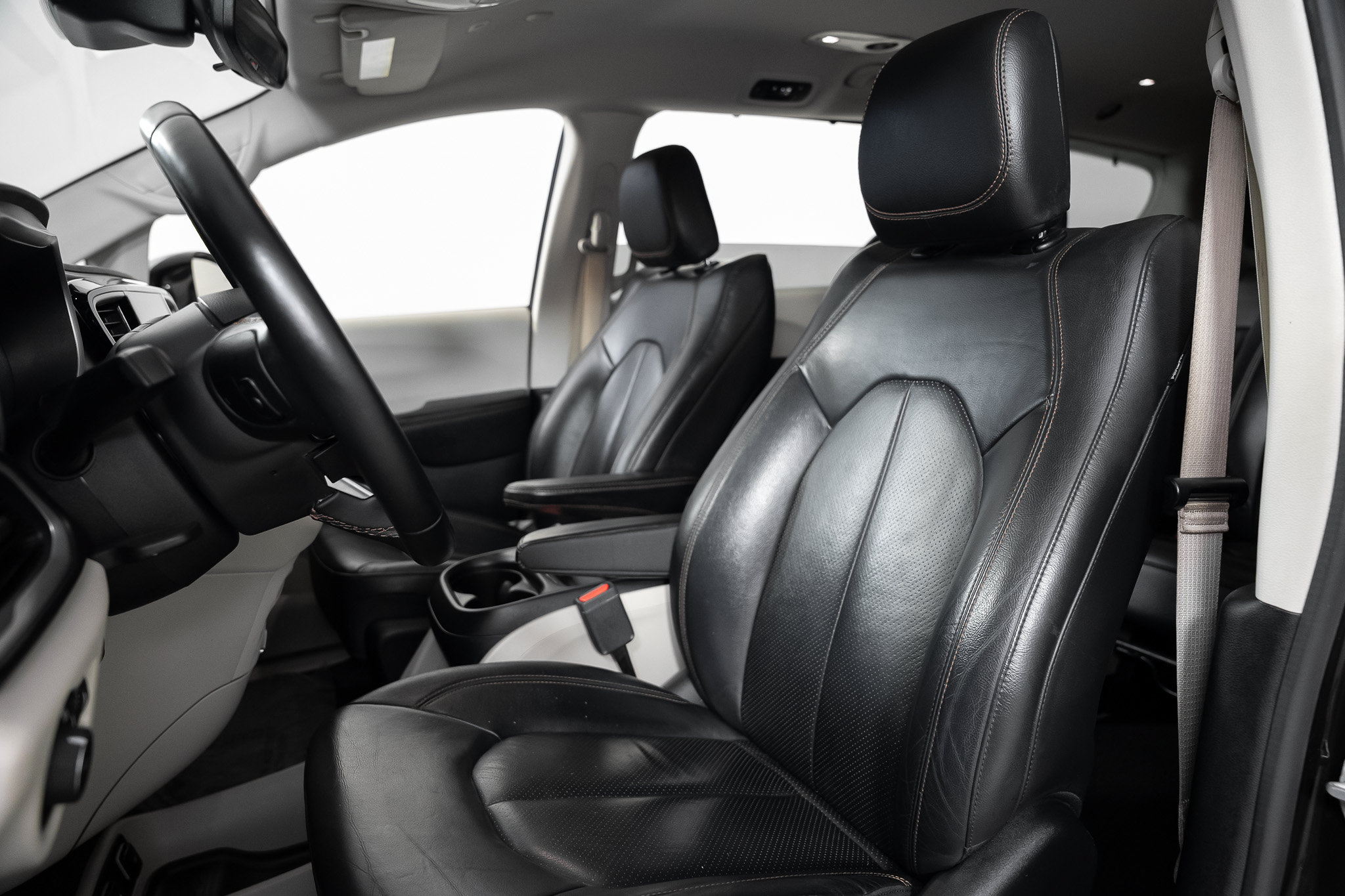 Used 2018 Chrysler Pacifica Touring-L w/ Advanced Safetytec Group FWD image 22
