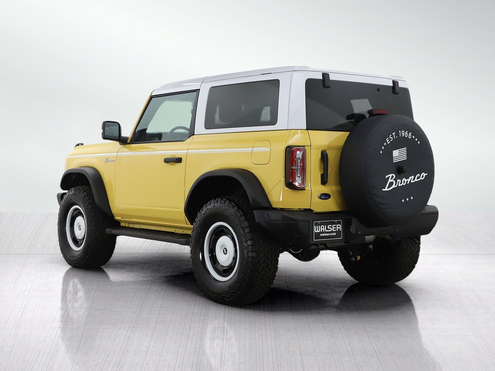 Used 2024 Ford Bronco Heritage Edition AWD/4WD image 4
