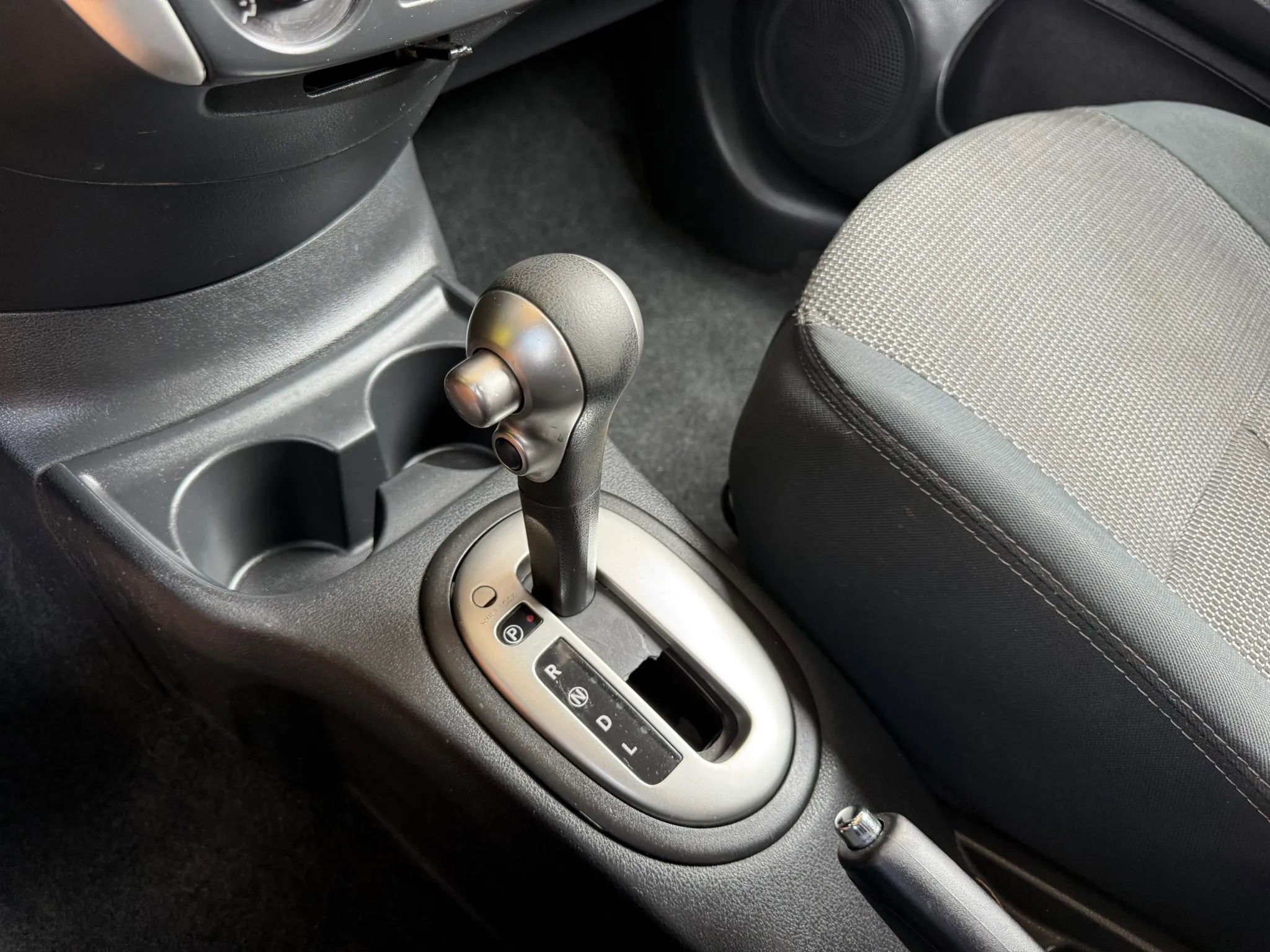 Used 2015 Nissan Versa SV image 33