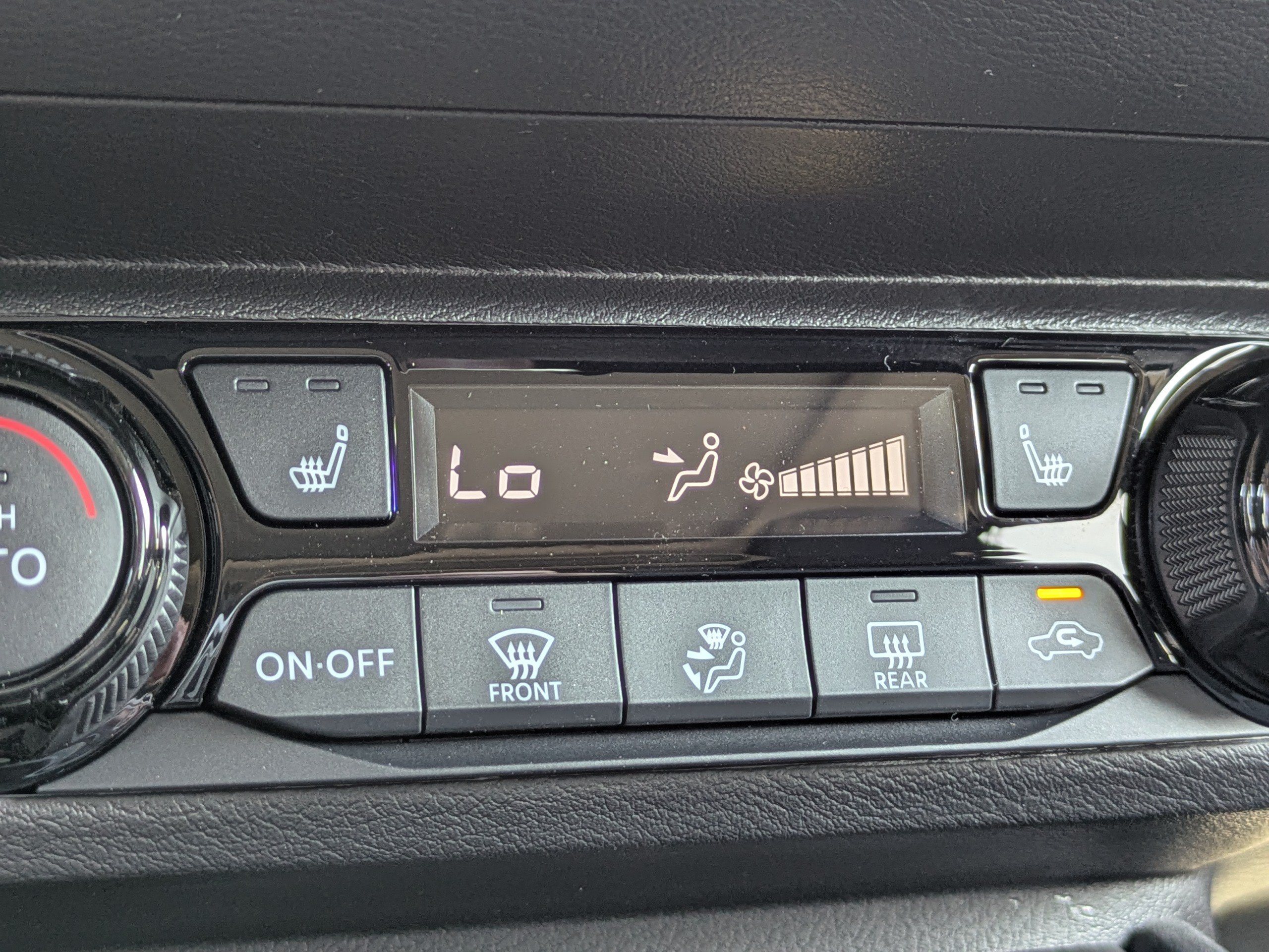New 2026 Nissan Kicks SV w/ SV Premium Package FWD image 23