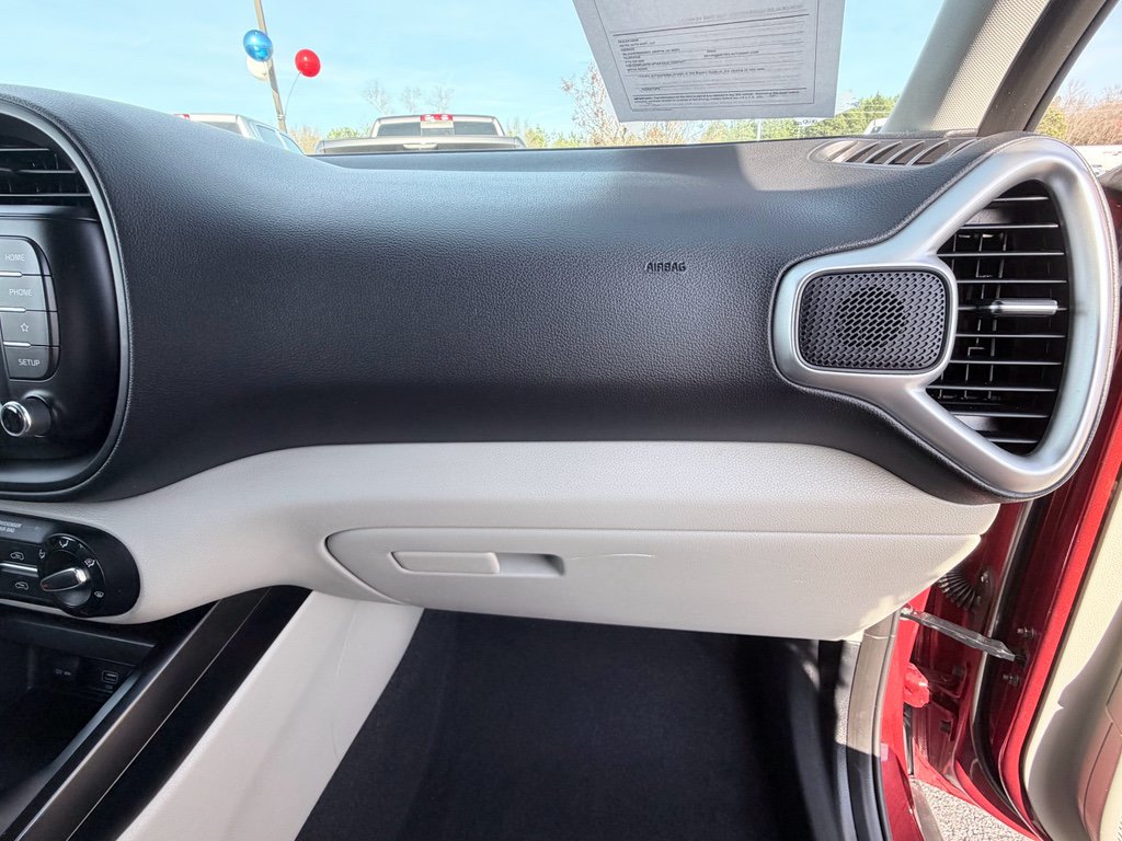 Used 2020 Kia Soul S FWD image 17