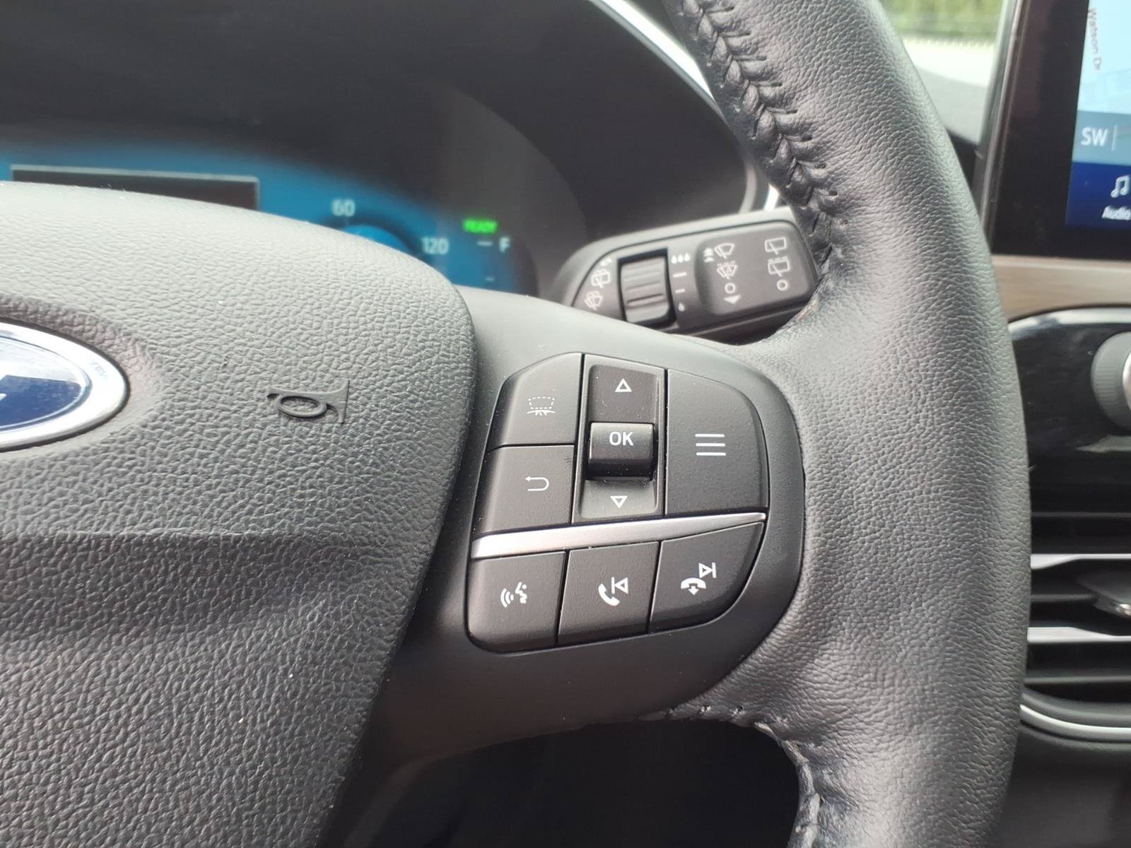 Used 2020 Ford Escape Titanium AWD/4WD image 17