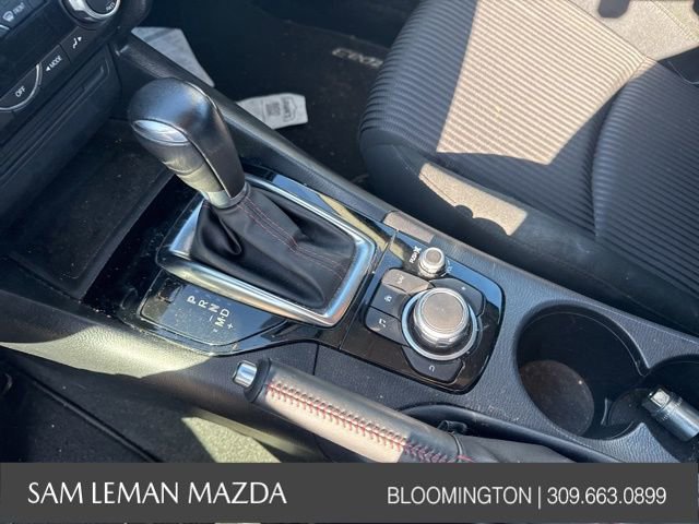 Used 2015 MAZDA MAZDA3 i Touring w/ Technology Package FWD image 4