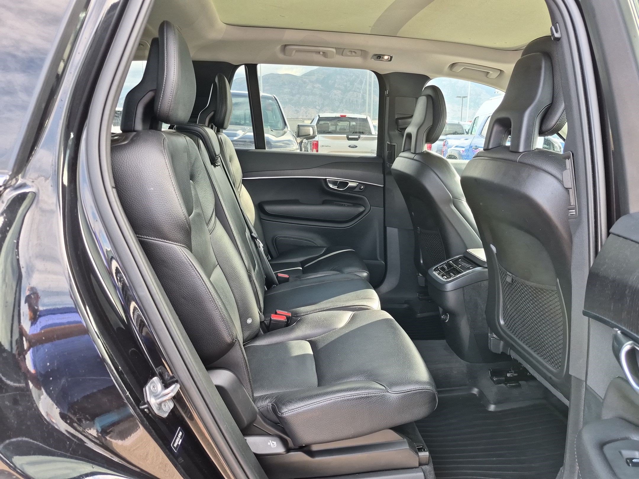 Used 2020 Volvo XC90 T6 Momentum w/ Protection Package Premier AWD/4WD image 31