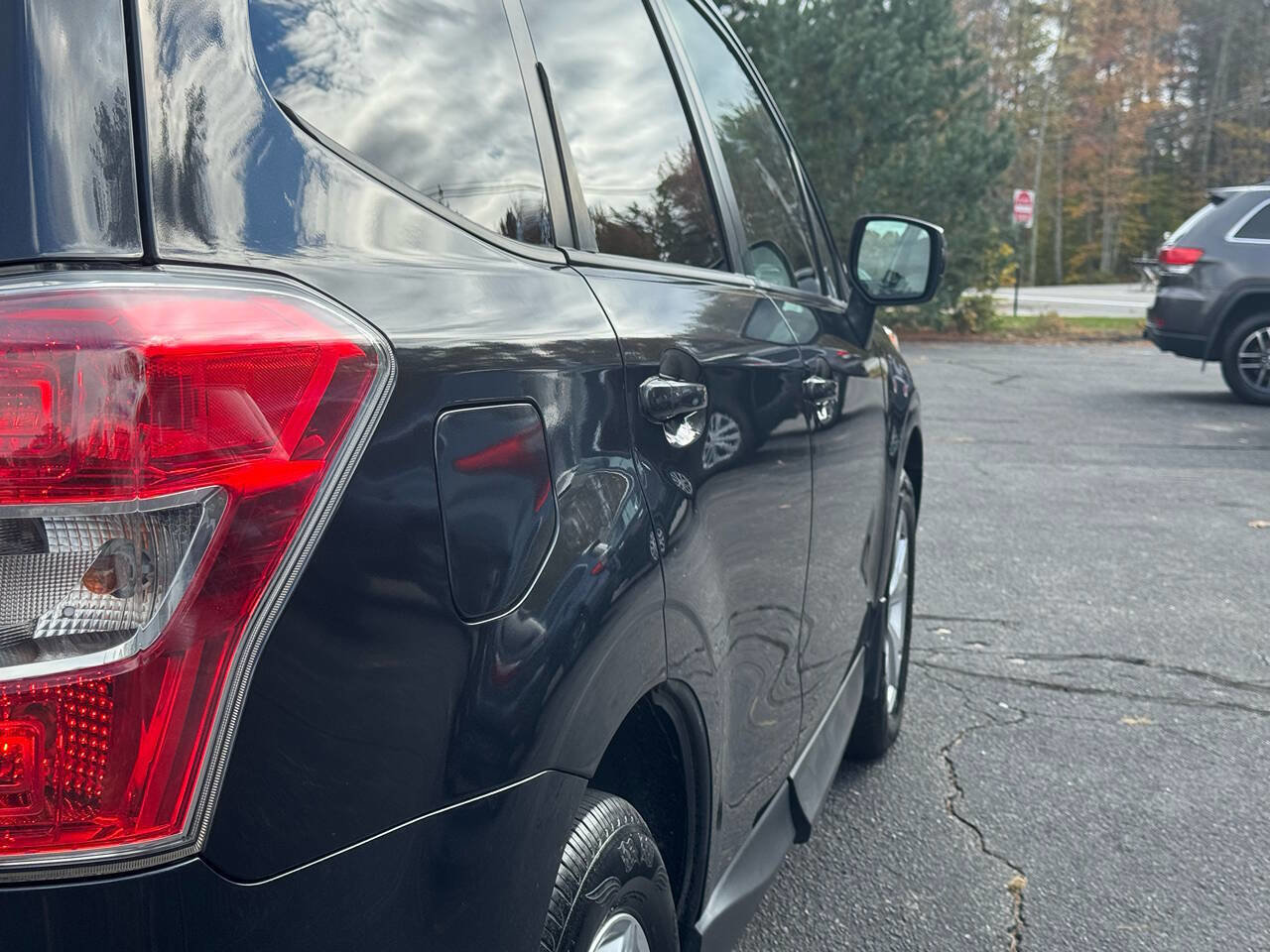 Used 2015 Subaru Forester 2.5i Premium w/ All-Weather Package image 12