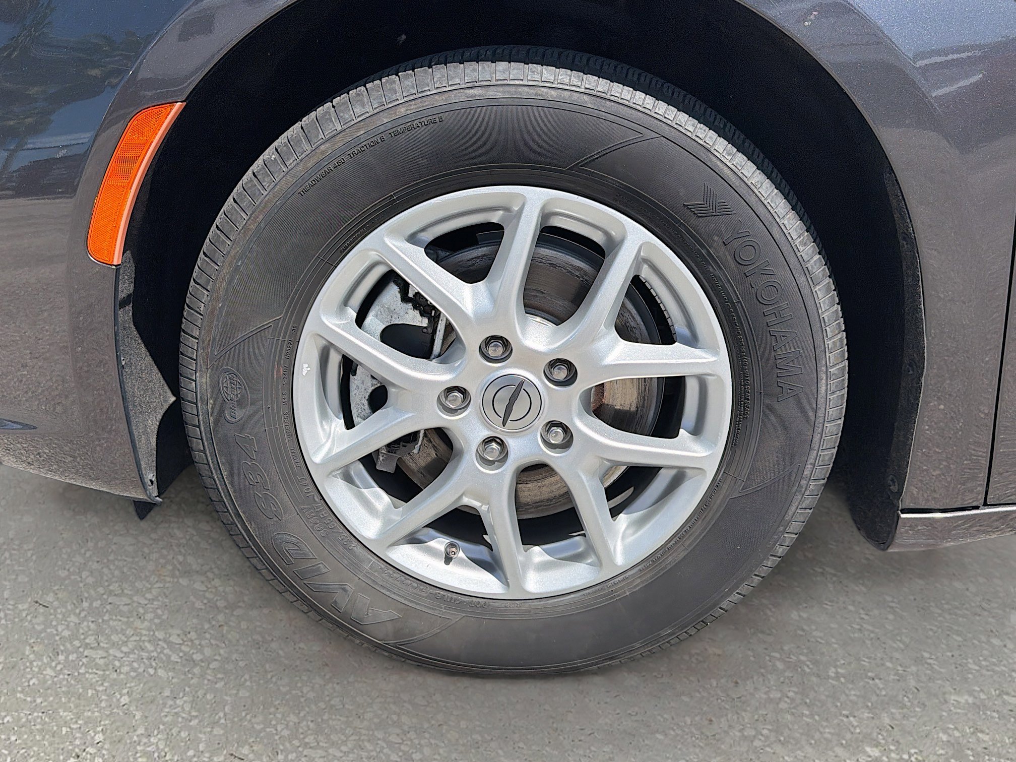 Used 2023 Chrysler Pacifica Touring-L image 41