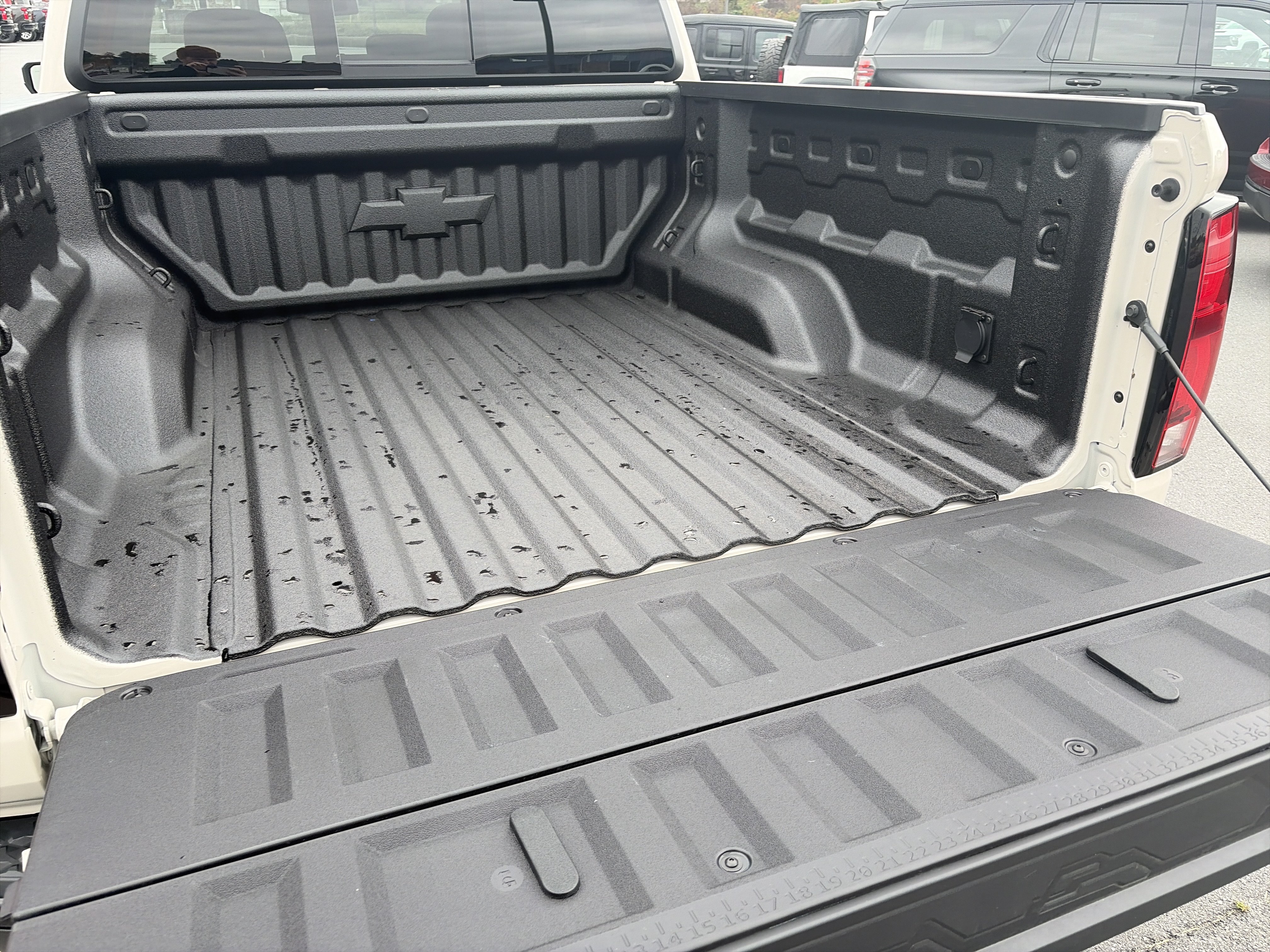 New 2026 Chevrolet Colorado ZR2 w/ Technology Package AWD/4WD image 8