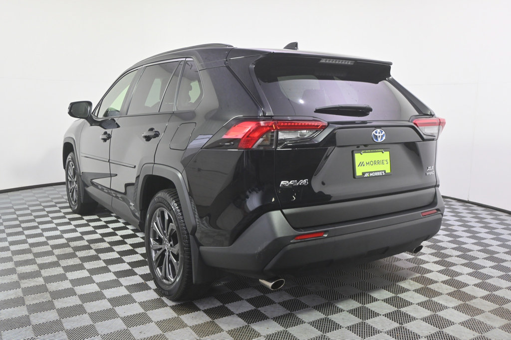 Used 2023 Toyota RAV4 XLE Premium AWD/4WD image 4