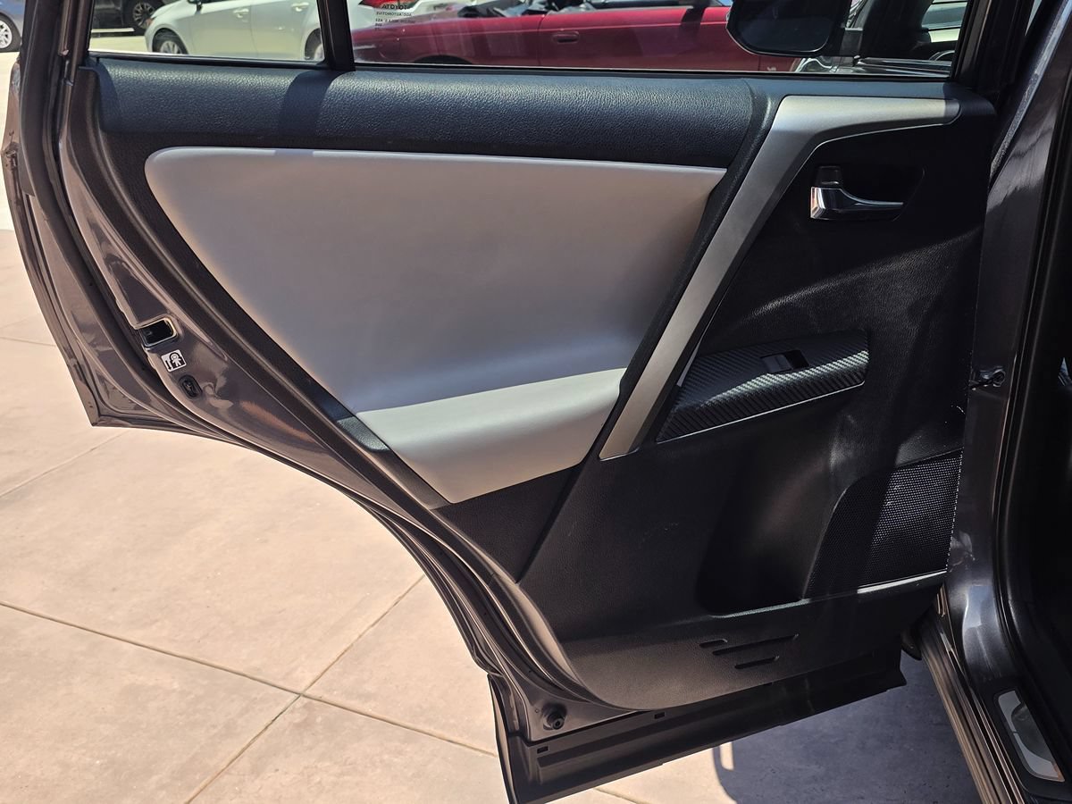 Used 2015 Toyota RAV4 Limited w/ Technology Package FWD image 27