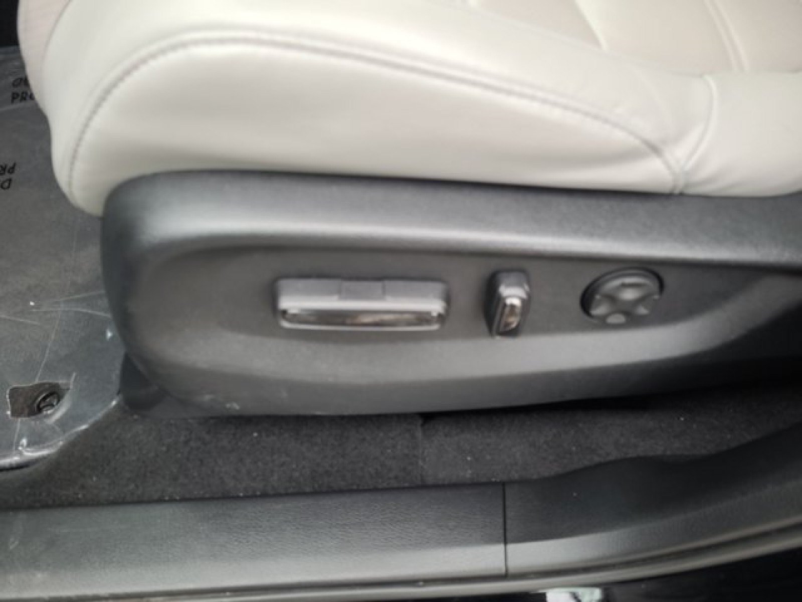 Used 2020 Honda CR-V Touring image 12