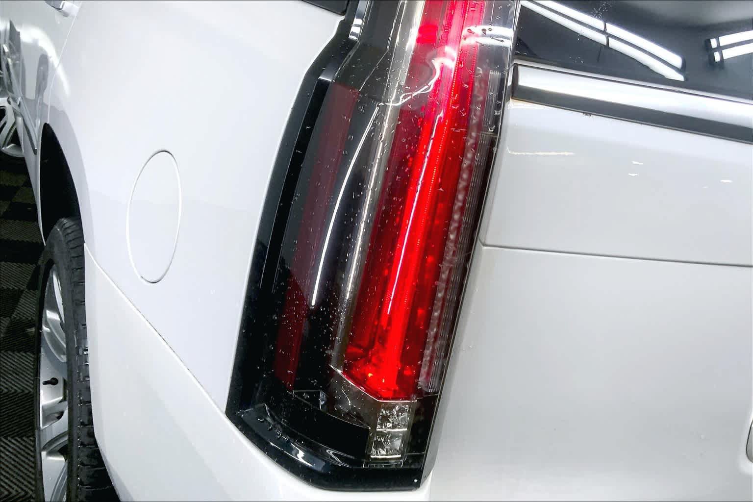 Used 2016 Cadillac Escalade Premium AWD/4WD image 26