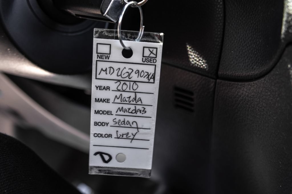 Used 2010 MAZDA MAZDA3 i Touring FWD image 22