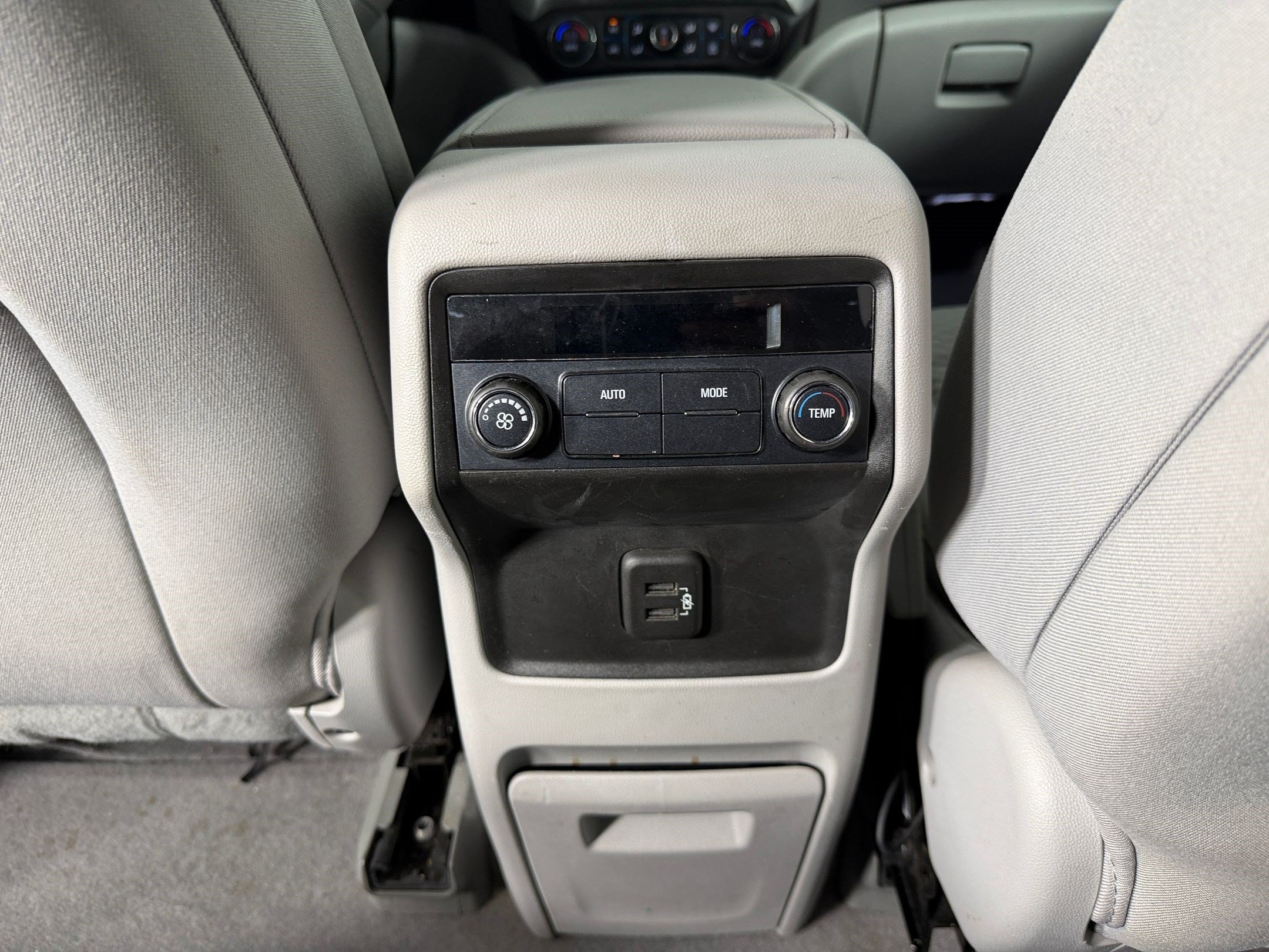 Used 2019 GMC Acadia SLE FWD image 29
