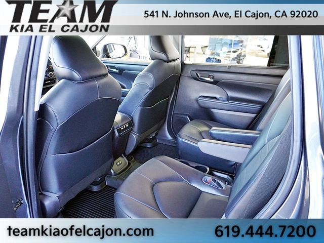 Used 2021 Toyota Highlander XLE AWD/4WD image 20