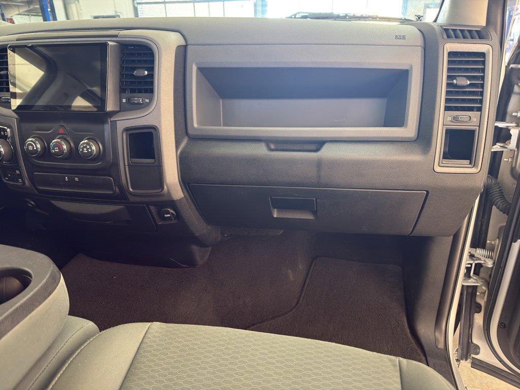Used 2018 RAM 1500 Express image 31