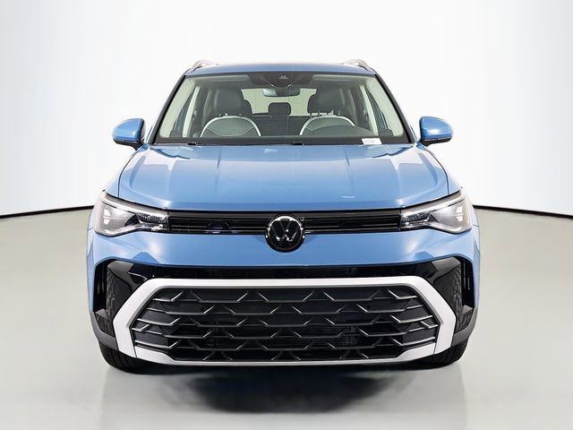 New 2026 Volkswagen Taos SE AWD/4WD image 2