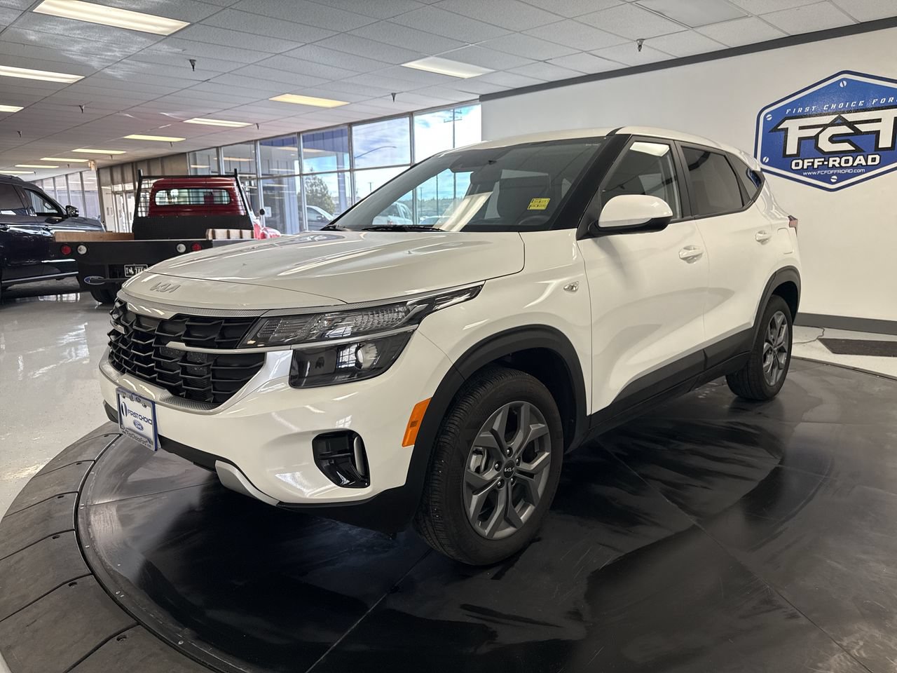 Used 2026 Kia Seltos LX AWD/4WD image 4