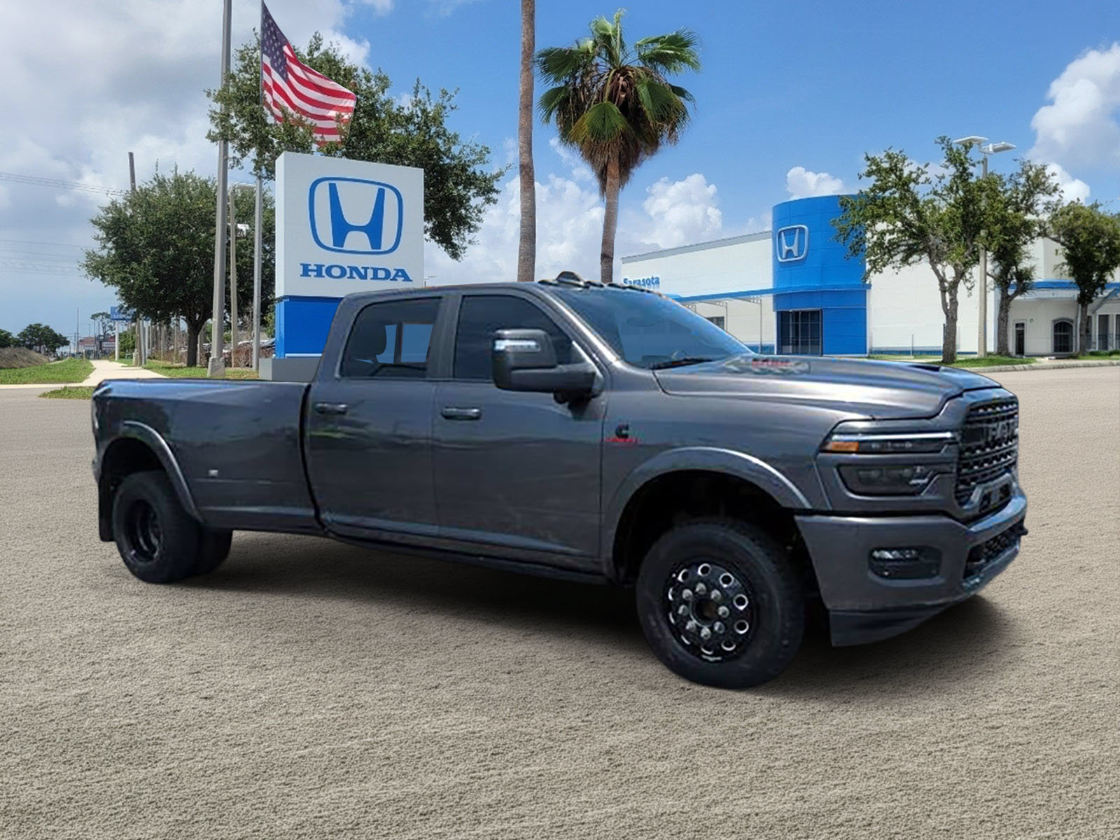 Used 2025 RAM 3500 Limited AWD/4WD image 1