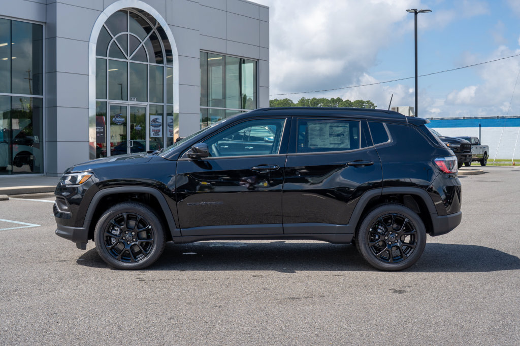 New 2026 Jeep Compass Latitude AWD/4WD image 4