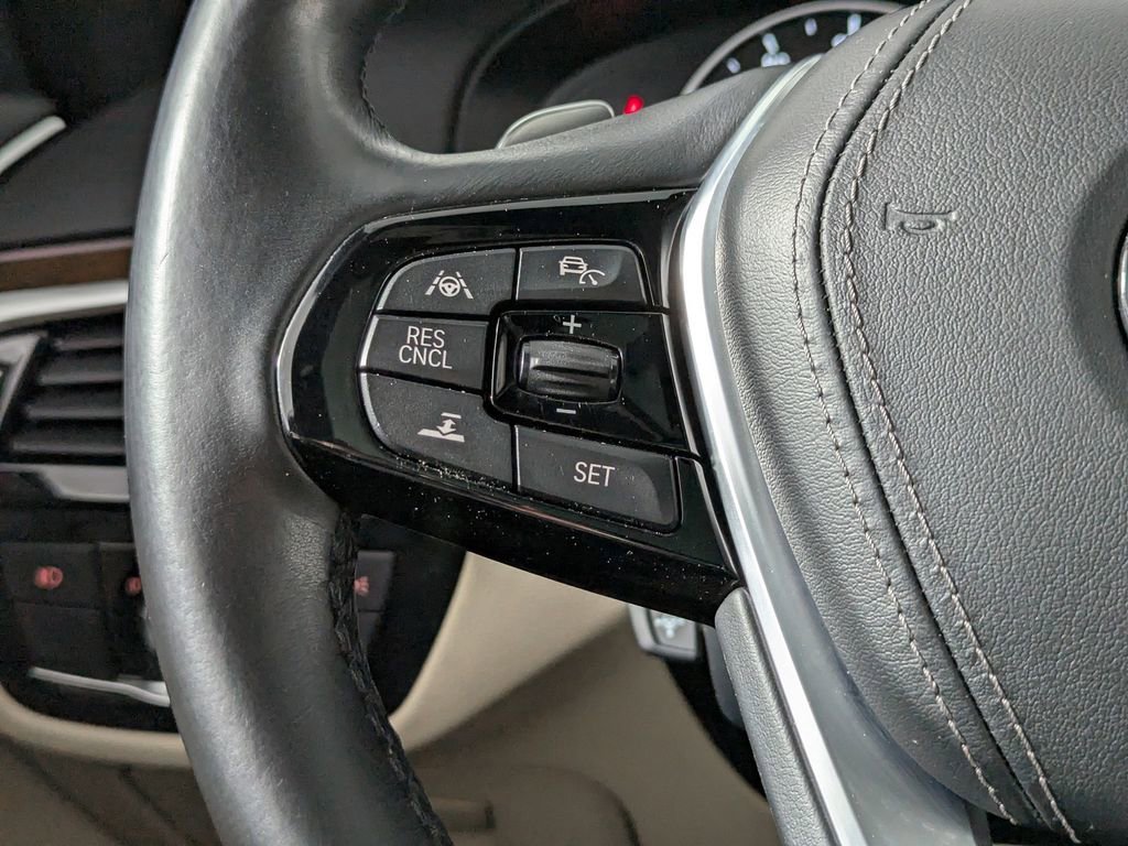 Used 2017 BMW 530i xDrive image 28