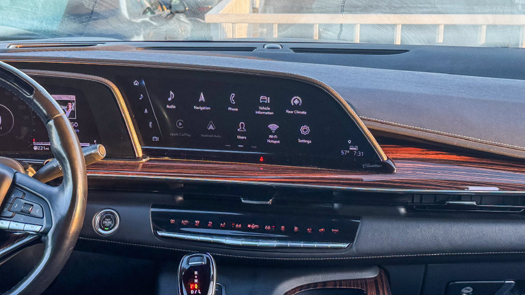 Used 2023 Cadillac Escalade Premium Luxury RWD image 14