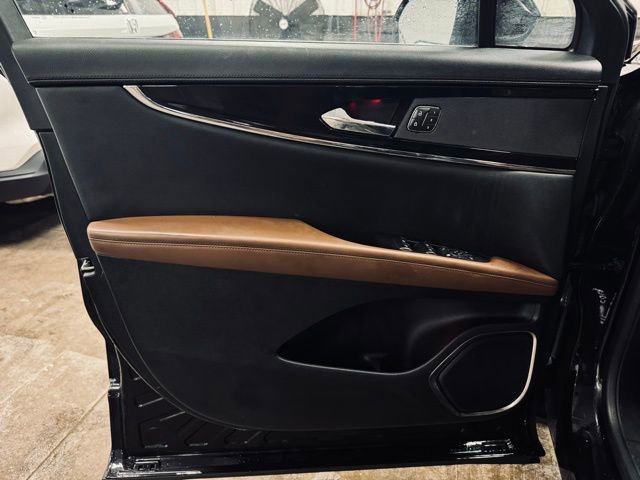 Used 2022 Lincoln Nautilus Reserve image 15