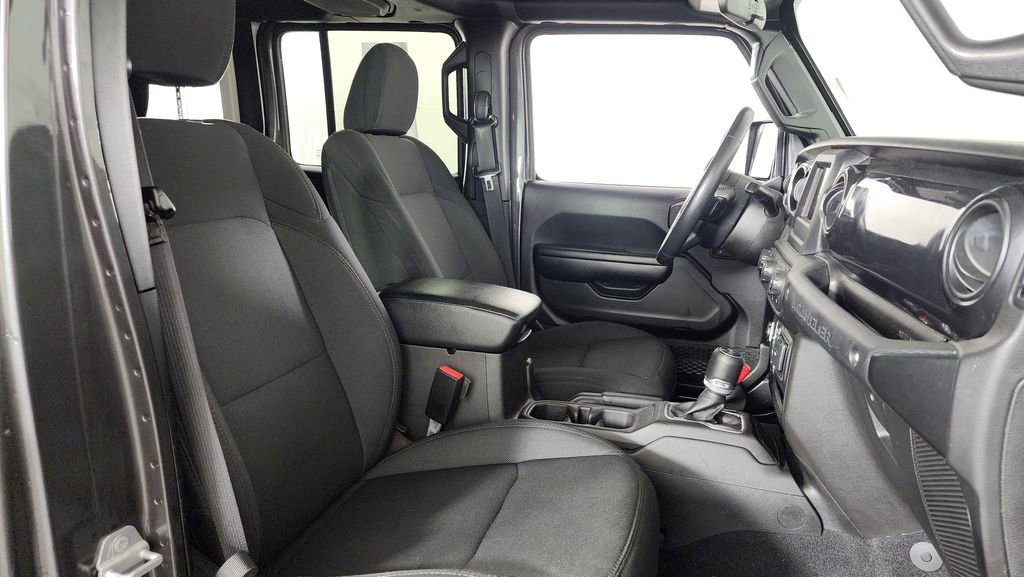 Used 2021 Jeep Wrangler Unlimited Sport image 29