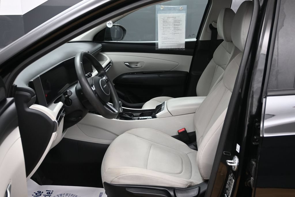 Used 2025 Hyundai Tucson SE FWD image 12