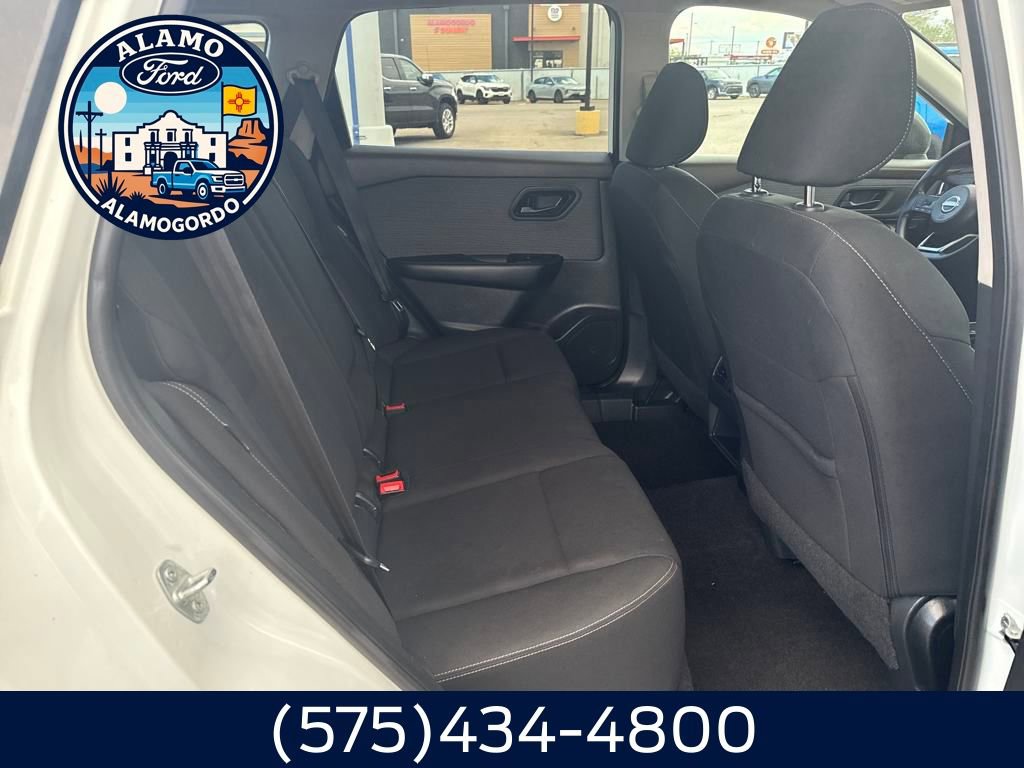 Used 2023 Nissan Rogue S image 14