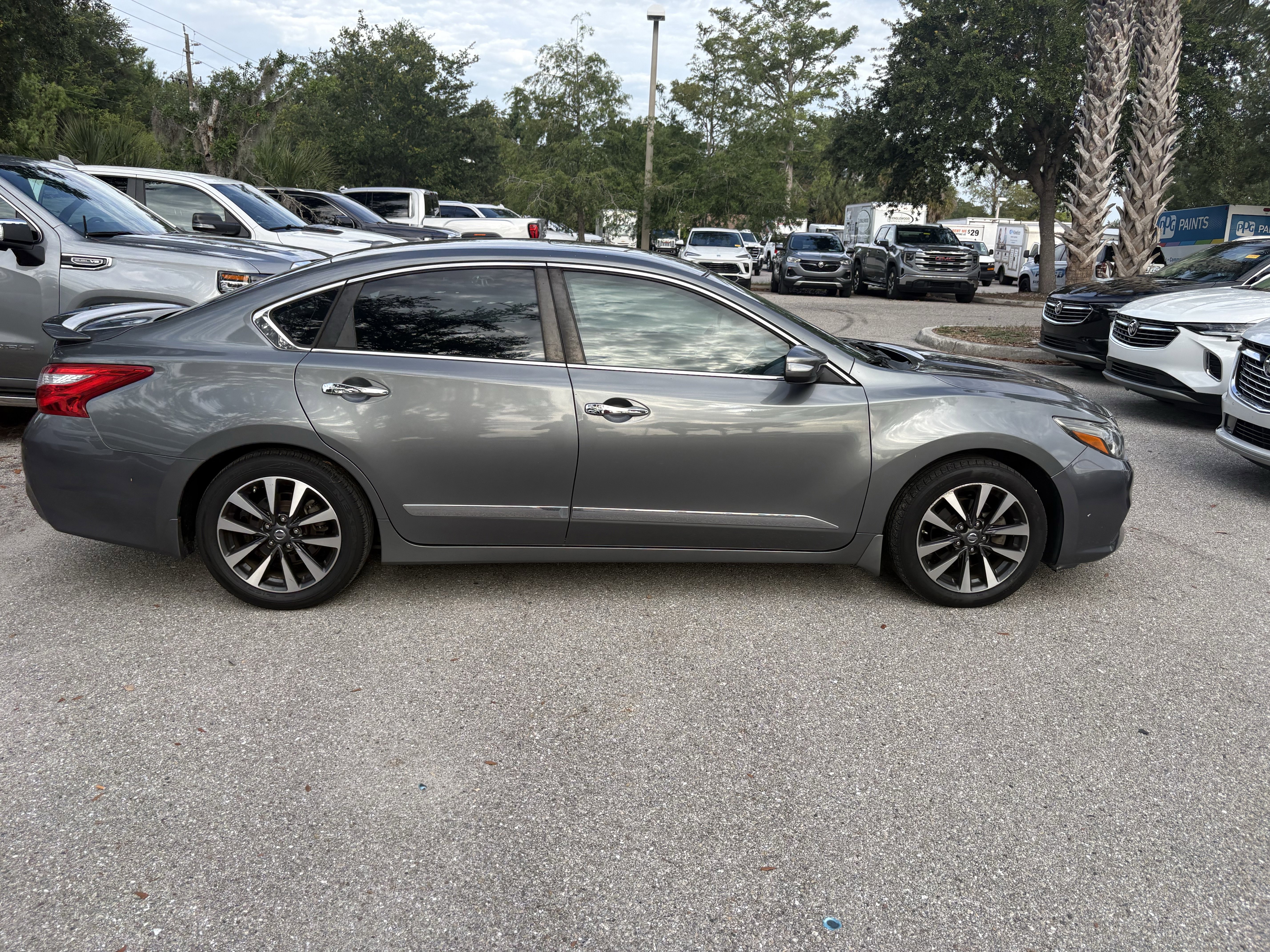Used 2016 Nissan Altima 2.5 SL w/ 2.5 Technology w/LED Package FWD image 10