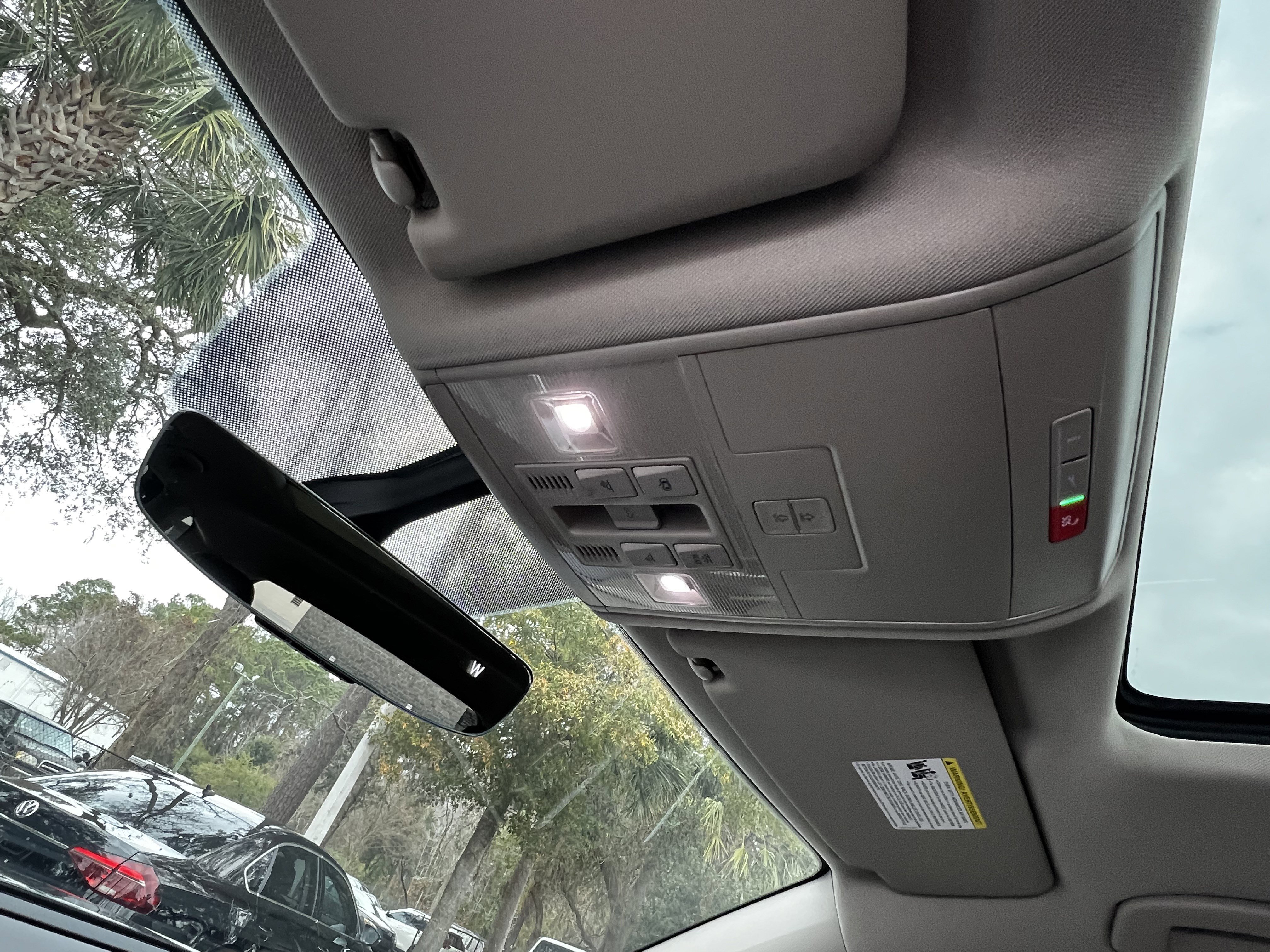 Used 2021 Volkswagen Atlas SE w/ Panoramic Sunroof Package image 28