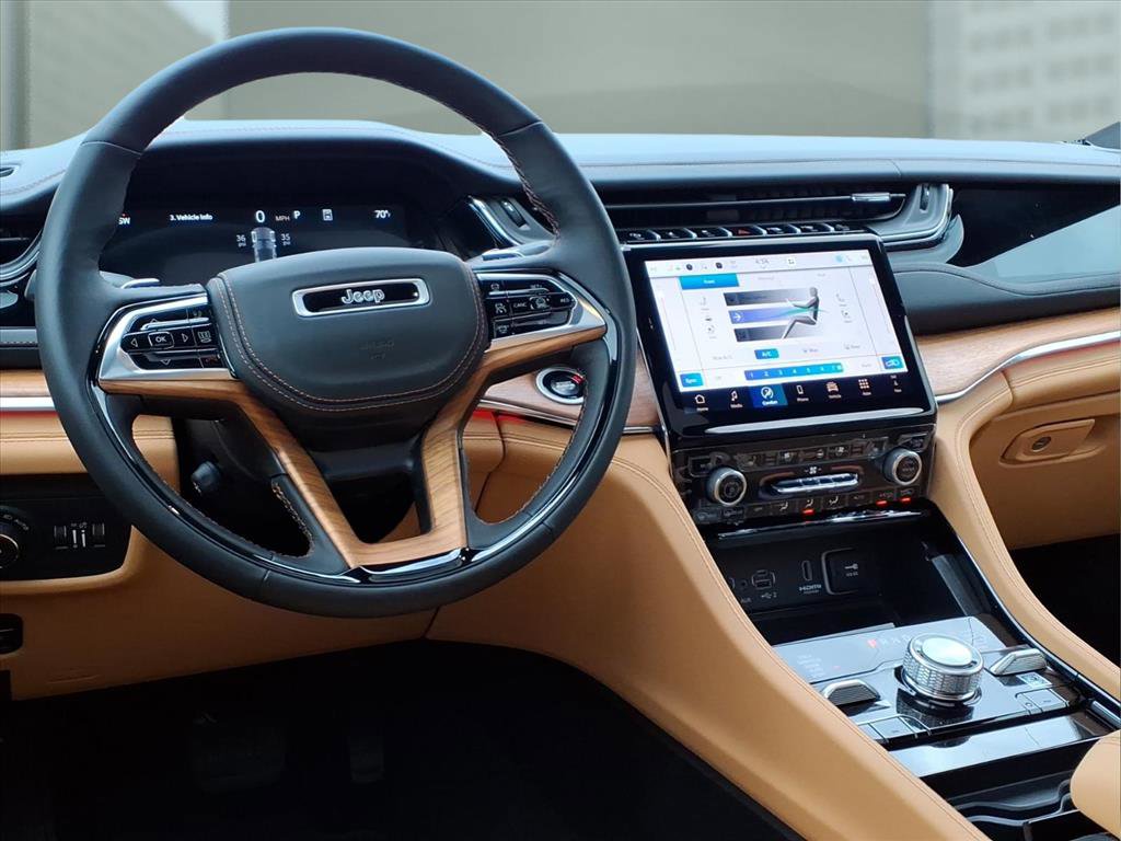New 2025 Jeep Grand Cherokee Summit image 6