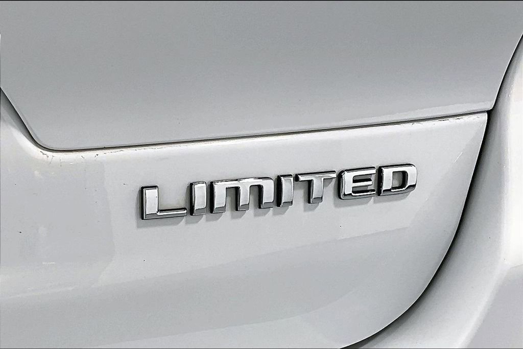 Used 2023 Jeep Grand Cherokee L Limited w/ Luxury Tech Group II RWD image 42