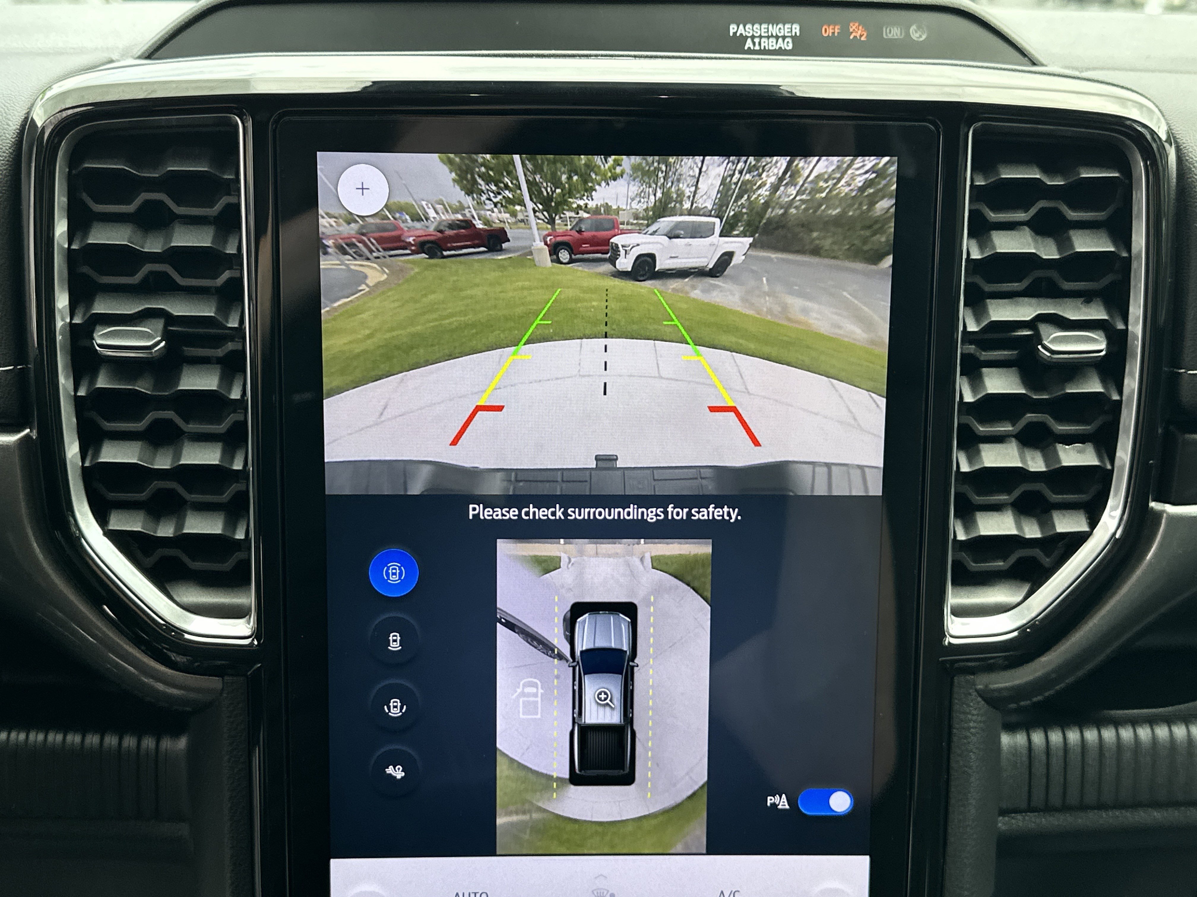 Used 2024 Ford Ranger Lariat w/ FX4 Off-Road Package image 25