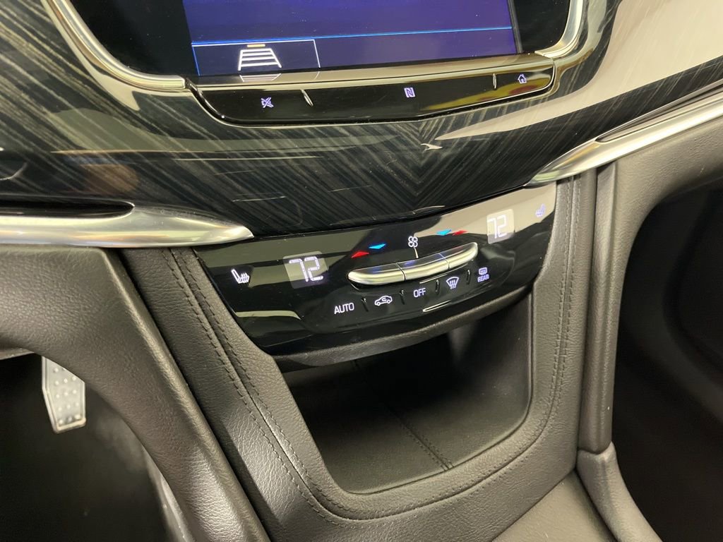 Used 2020 Cadillac XT6 Premium Luxury w/ LPO, Floor Liner Package image 33