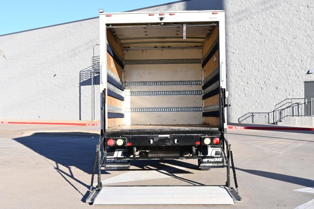 Used 2017 Chevrolet Express 3500 RWD image 19
