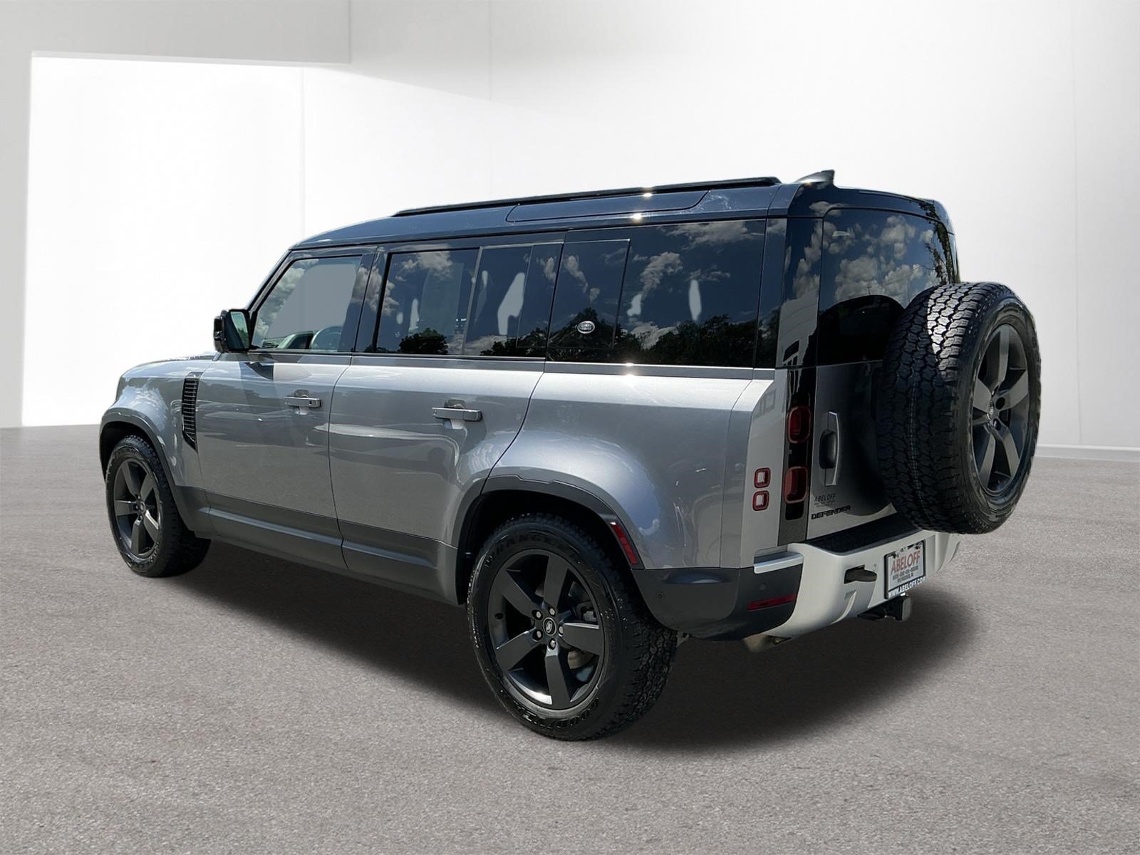 Used 2023 Land Rover Defender 110 S AWD/4WD image 5