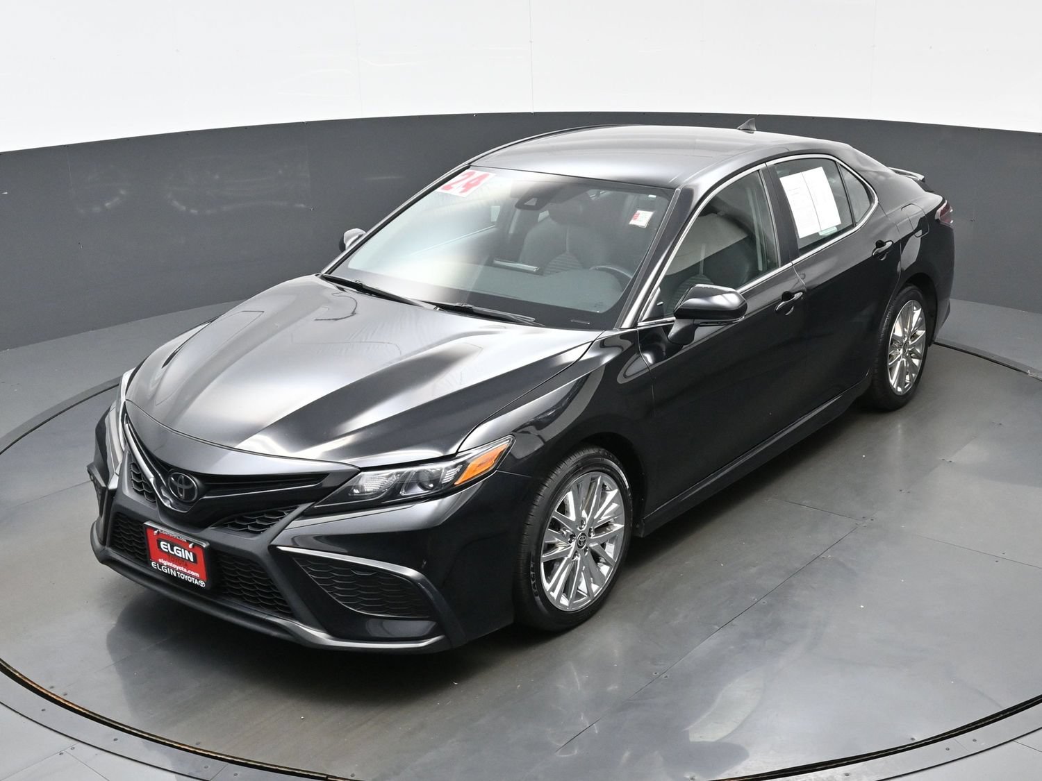 Used 2024 Toyota Camry SE FWD image 35