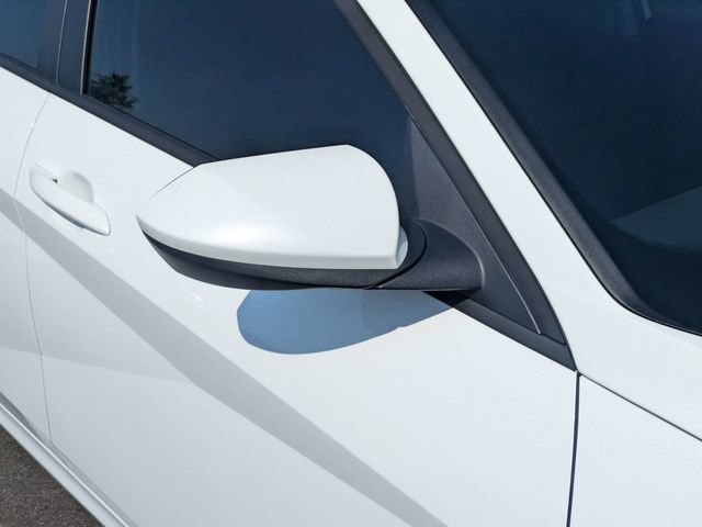 Used 2025 Hyundai Elantra SE FWD image 10