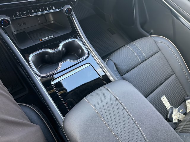 New 2026 Chevrolet Traverse High Country w/ LPO, Floor Liner Package image 20