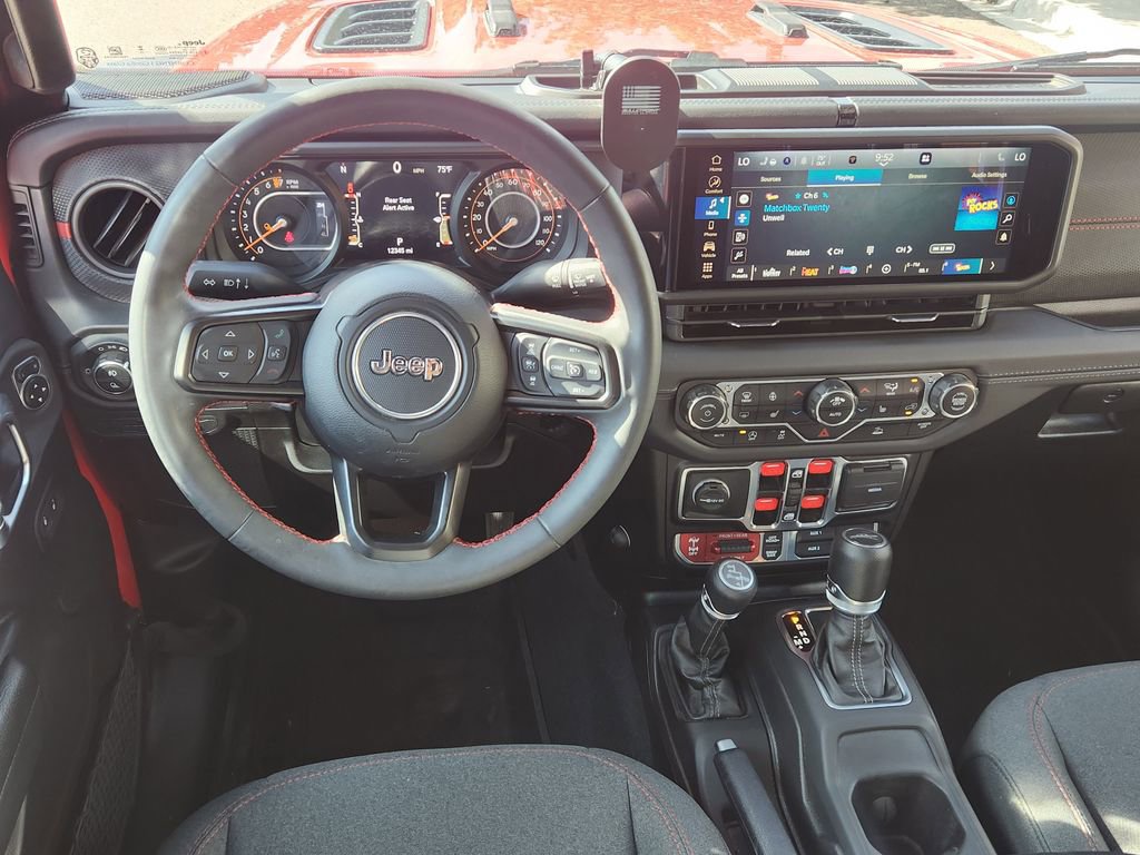 Used 2024 Jeep Gladiator Rubicon w/ Convenience Group image 11