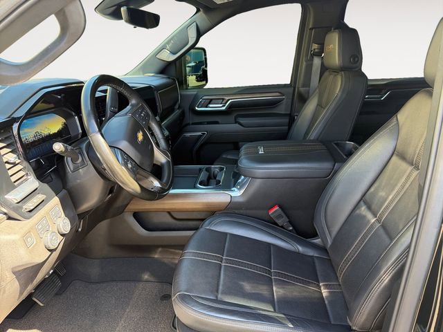 Used 2024 Chevrolet Silverado 2500 High Country w/ High Country Premium Package image 9