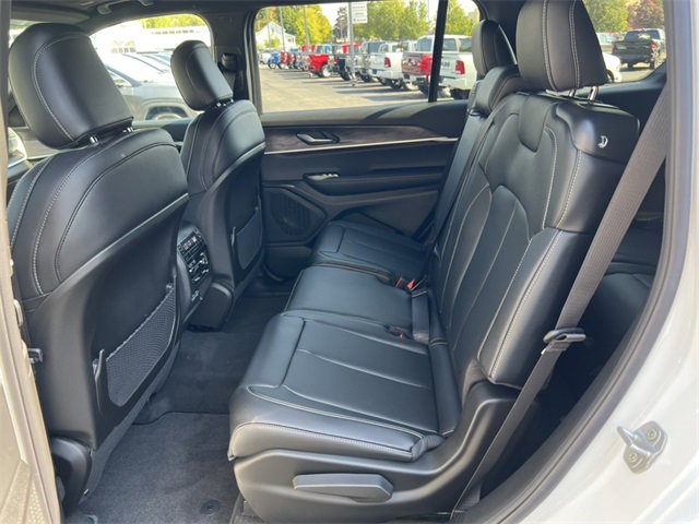 New 2025 Jeep Grand Cherokee L Limited image 5