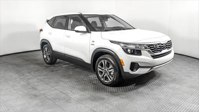Used 2022 Kia Seltos LX AWD/4WD image 11